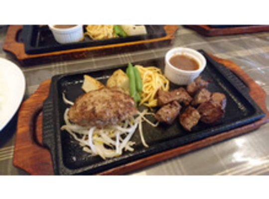 ムッシュさかいのハンバーグステーキランチ
