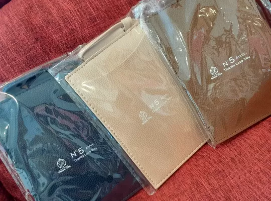 福岡市早良区野芥のエステサロンドルチェヴィータ★5周年キャンペーンのオリジナルグッズはネックポーチとカラフル傘