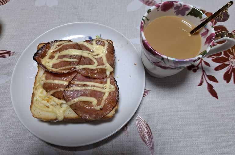 福岡市早良区ドルチェヴィータ★息子くん作朝ごはん