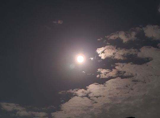 福岡市早良区ドルチェヴィータ★スーパームーン！月光浴で運気爆上がり