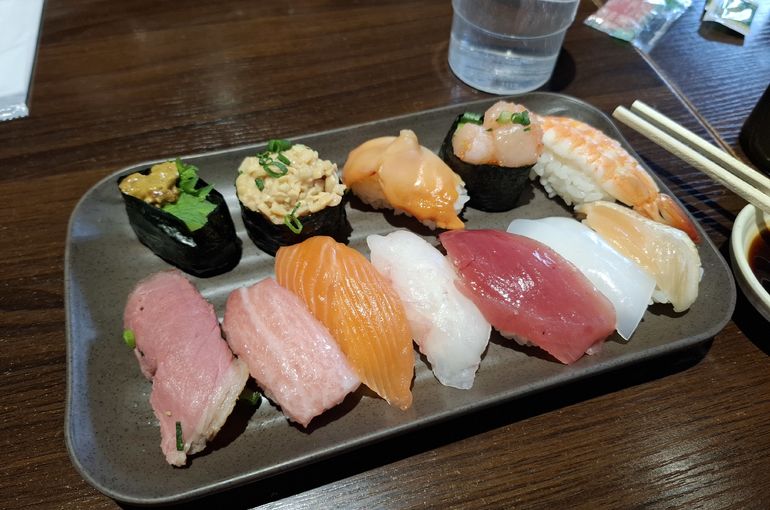 福岡市早良区ドルチェヴィータ★博多豊一ベイサイドプレイス博多お寿司ランチ