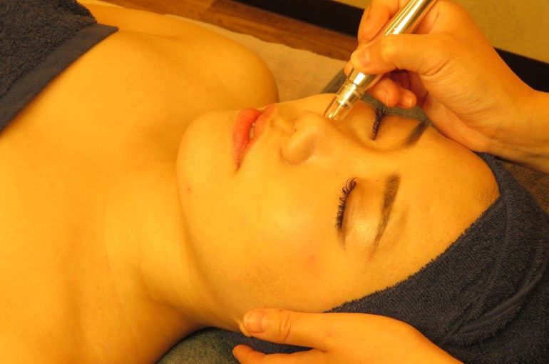 フェイシャル毛穴吸引